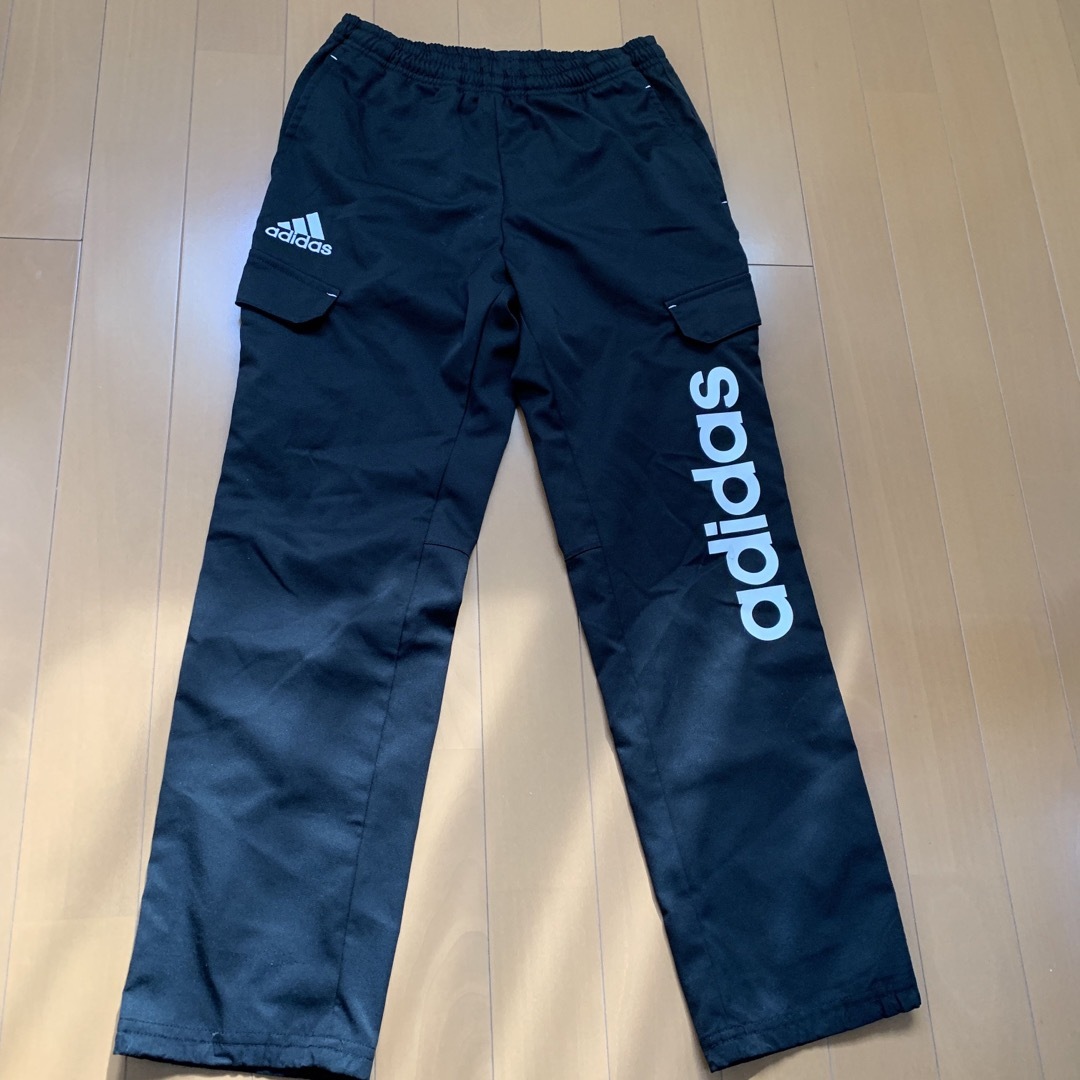 adidas(アディダス)のadidas パンツ140サイズ キッズ/ベビー/マタニティのキッズ服男の子用(90cm~)(パンツ/スパッツ)の商品写真