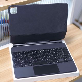 アップル(Apple)の【リュウ様専用中古美品】11インチiPad用 Magic Keyboard(iPadケース)