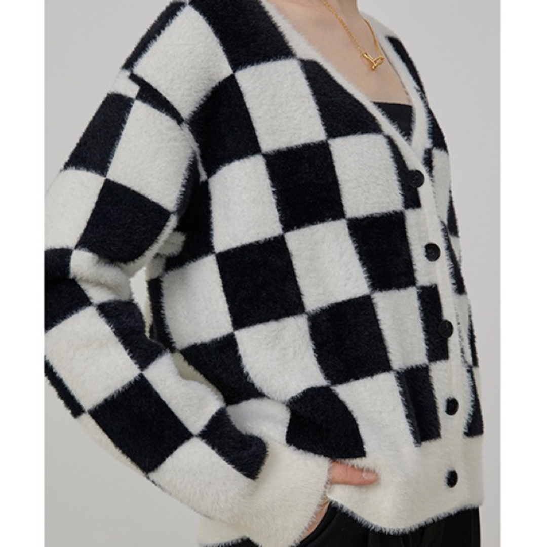 V-neck checkerboard knitted cardigan