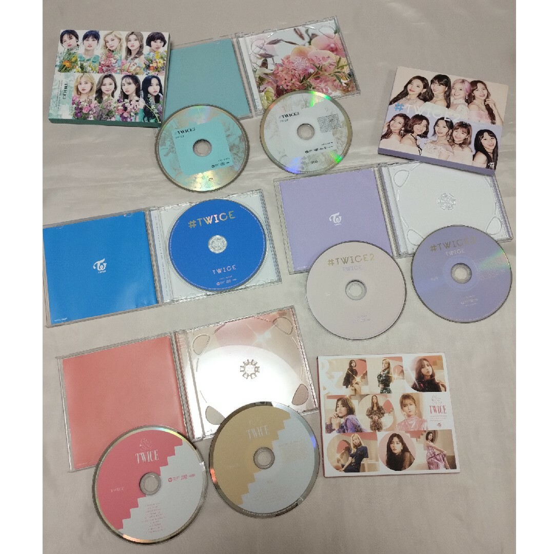 TWICEグッズ…アルバム CD DVD トレカなど