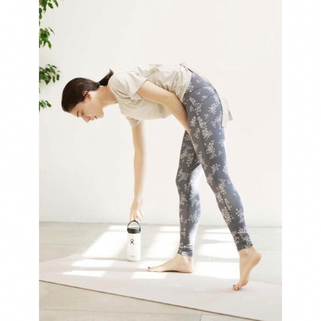 emmi(エミ)のemmi yoga ヨガウェア レギンス レディースのレッグウェア(レギンス/スパッツ)の商品写真