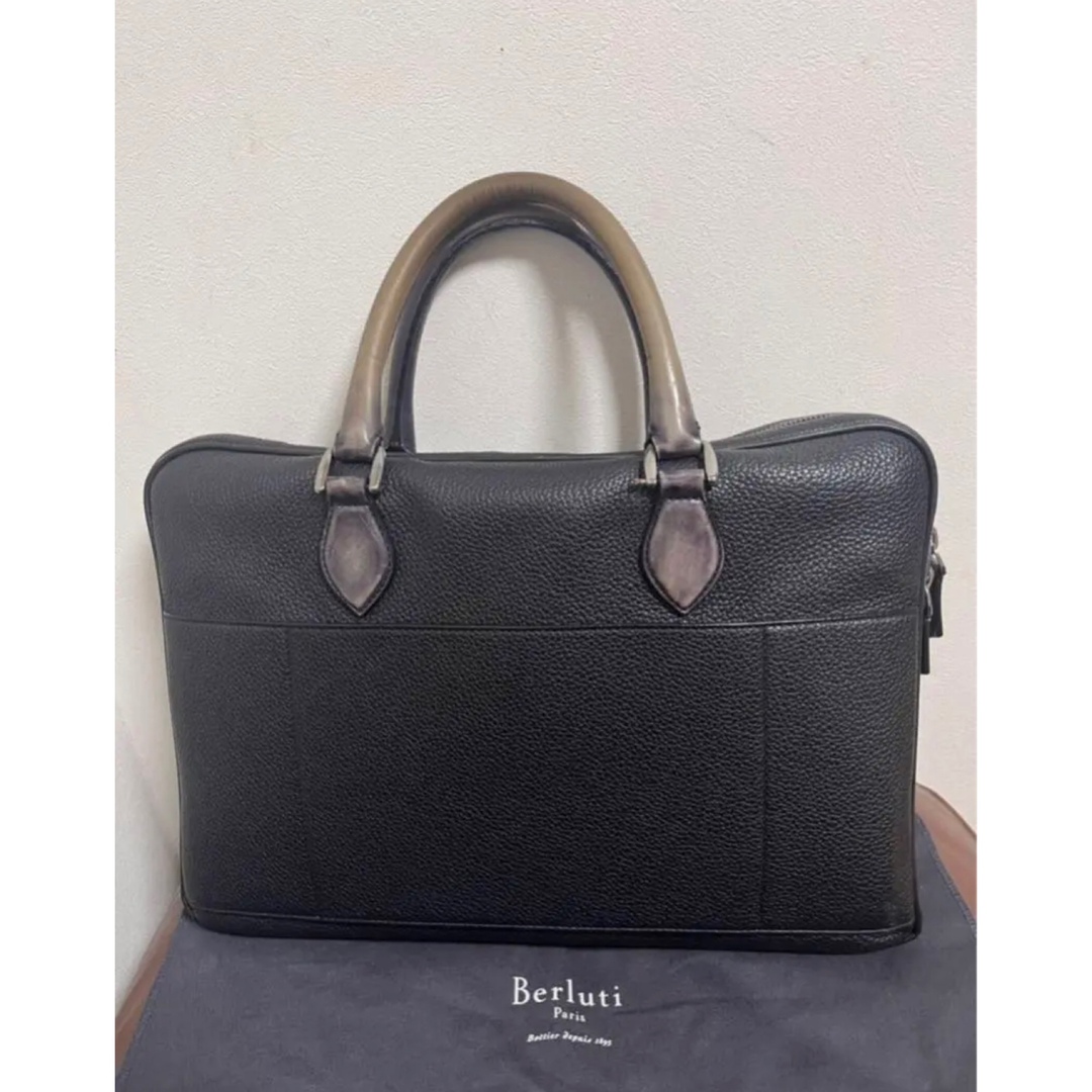 Berluti(ベルルッティ)のベルルッティ アンジュール ブリーフ トート 鞄 ドゥジュール トゥジュール メンズのバッグ(ビジネスバッグ)の商品写真