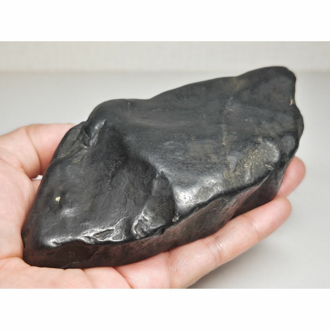 隕石 641g 石鉄隕石 鉄隕石 原石 鉱物 鉱石 鑑賞石 自然石 誕生石 水石