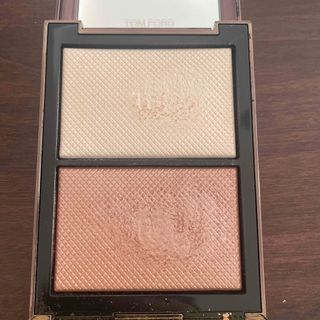 トムフォードビューティ(TOM FORD BEAUTY)のトムフォード　イルミネイティングパウダー(フェイスパウダー)