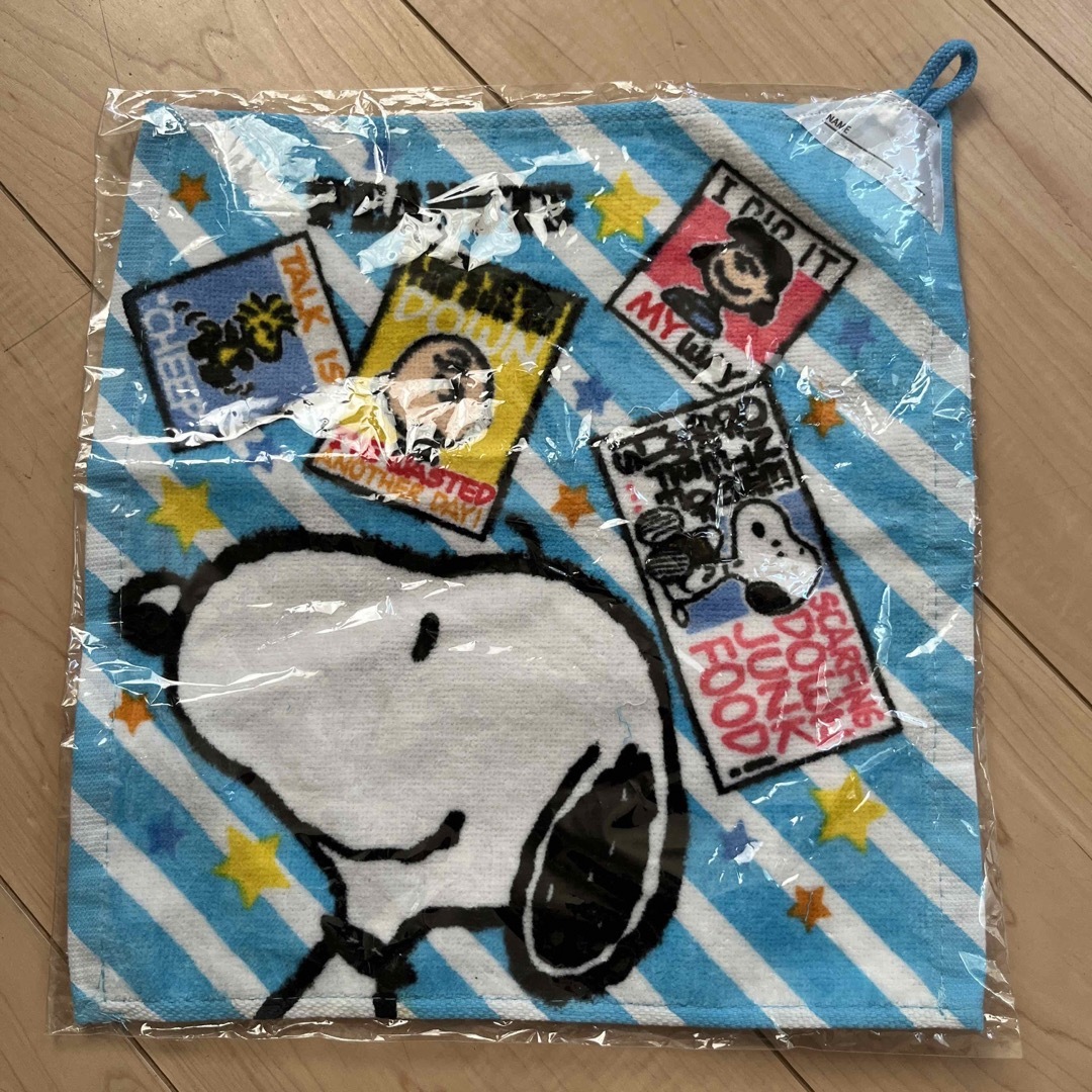 SNOOPY(スヌーピー)のスヌーピー ループ付タオル 30x30 エンタメ/ホビーのアニメグッズ(タオル)の商品写真