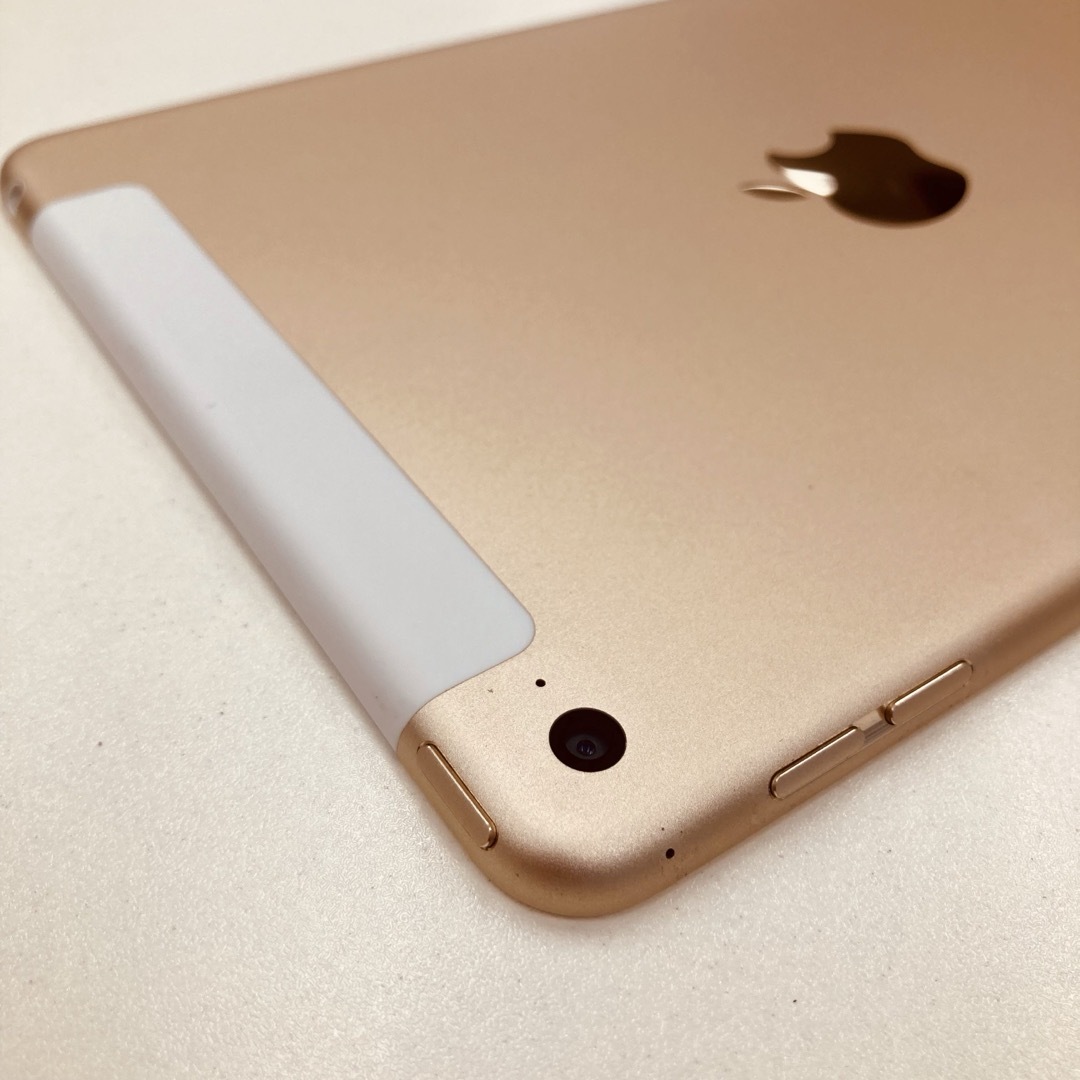 iPad(アイパッド)のiPad mini4 セルラーモデル GOLD 128GB / DOCOMO スマホ/家電/カメラのPC/タブレット(タブレット)の商品写真