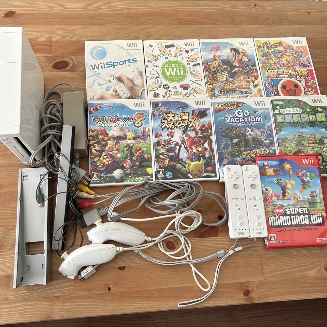 Wii 本体 ＋ ソフト9本、付属色々