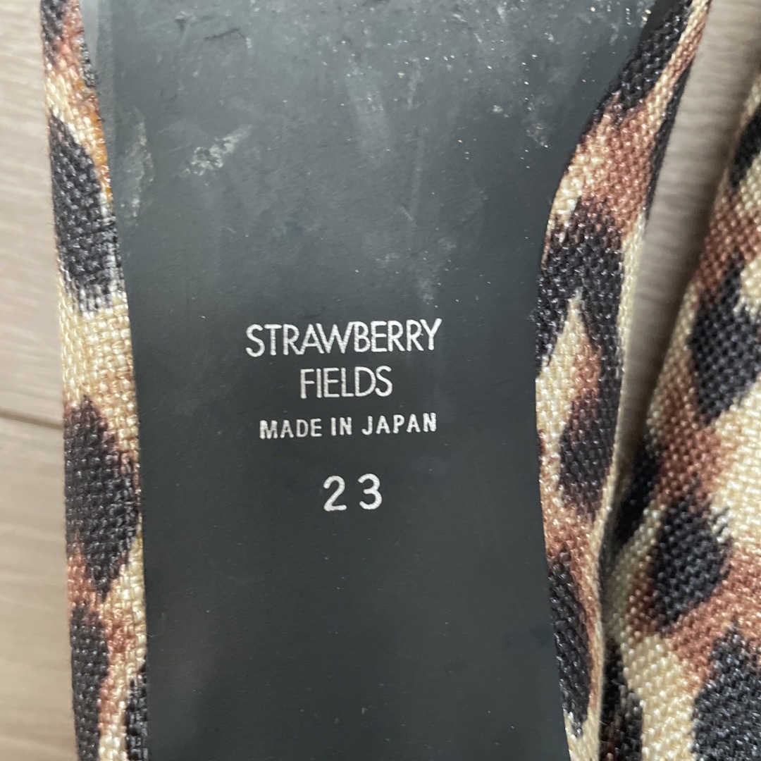 ほぼ未使用　美品　Strawberry Fields ローパンプス 6