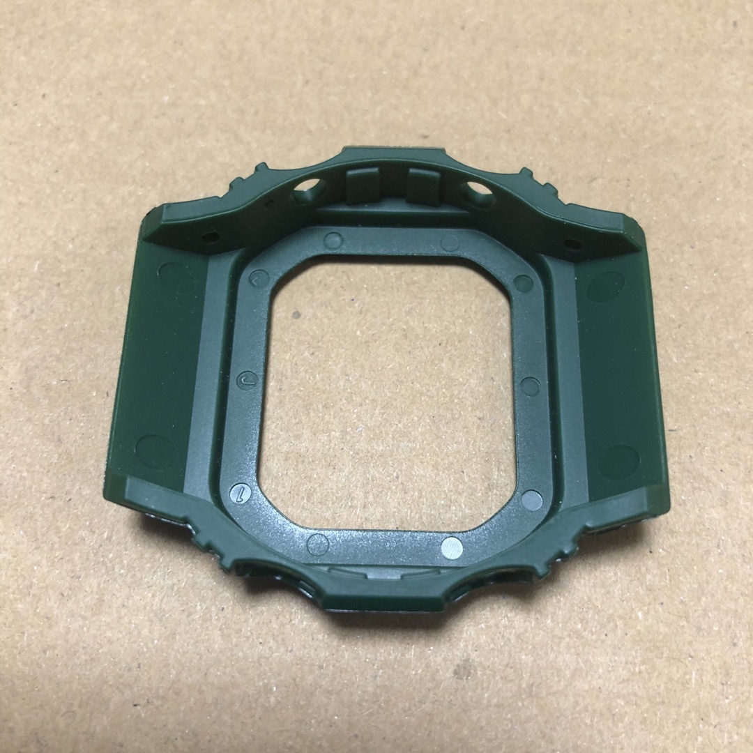 G-SHOCK(ジーショック)のCASIO G-SHOCK gw-m5610cc-3JF ベゼル 緑 メンズの時計(ラバーベルト)の商品写真