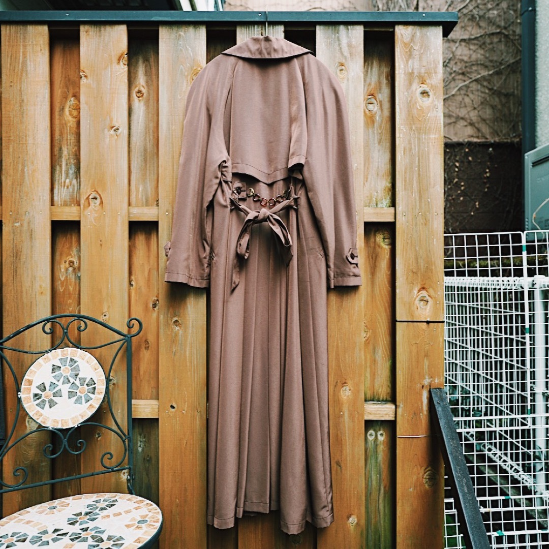 Vintage Back pleated satin long coat