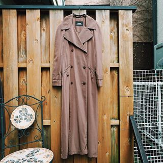 グリモワール(Grimoire)のVintage Back pleated satin long coat(トレンチコート)