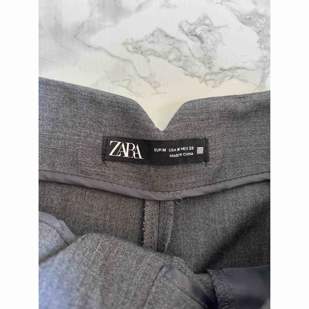 ZARA(ザラ)のZARA ザラ　定番　ハイウエストパンツ レディースのパンツ(カジュアルパンツ)の商品写真
