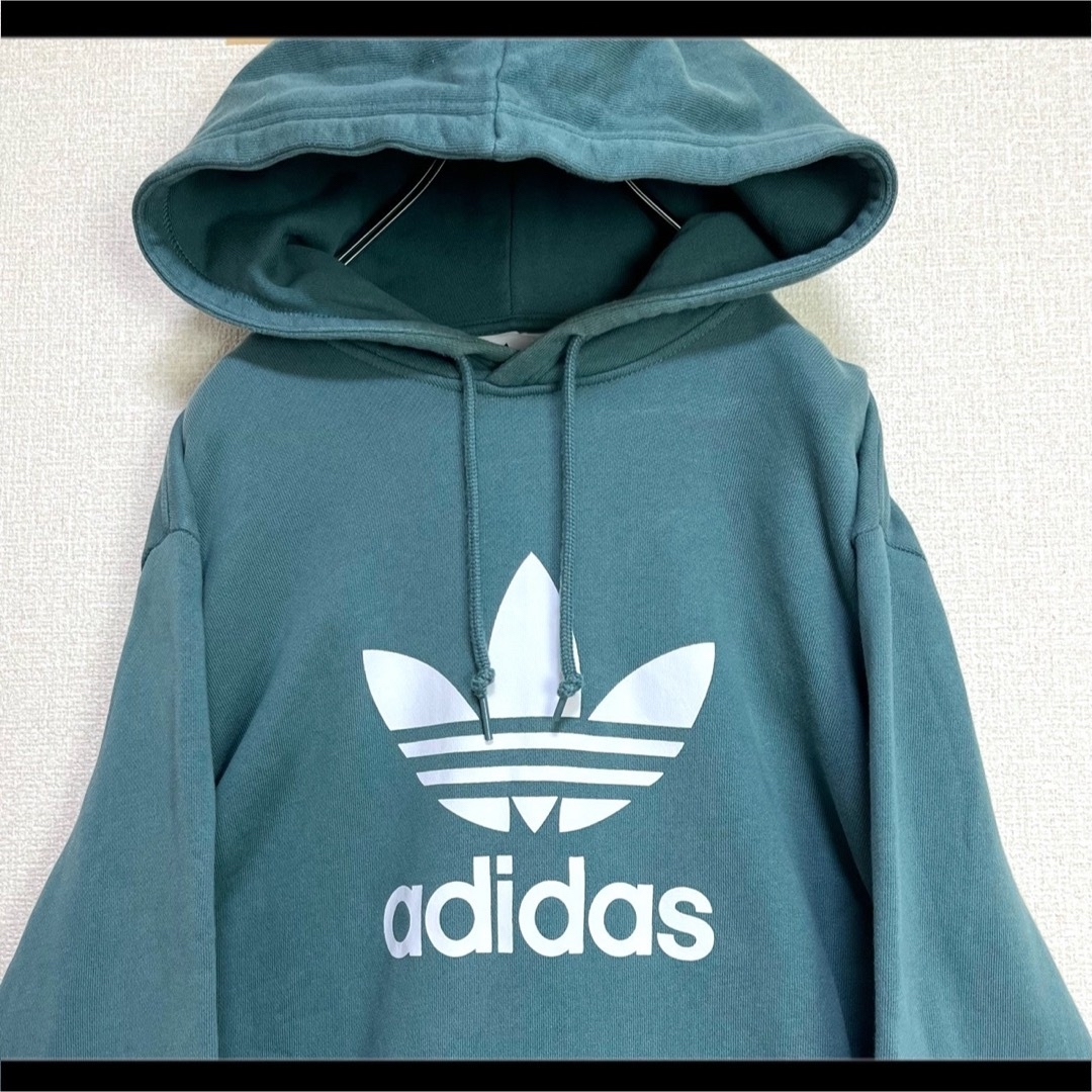 良カラー adidas アディダス パーカー くすみグリーン でかロゴ L | フリマアプリ ラクマ