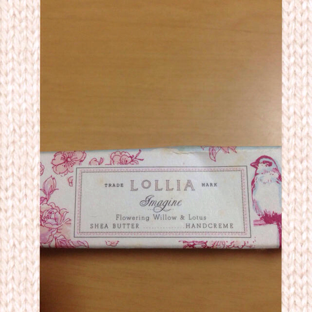 LOLLIA シアバター ハンドクリーム コスメ/美容のネイル(ネイルケア)の商品写真