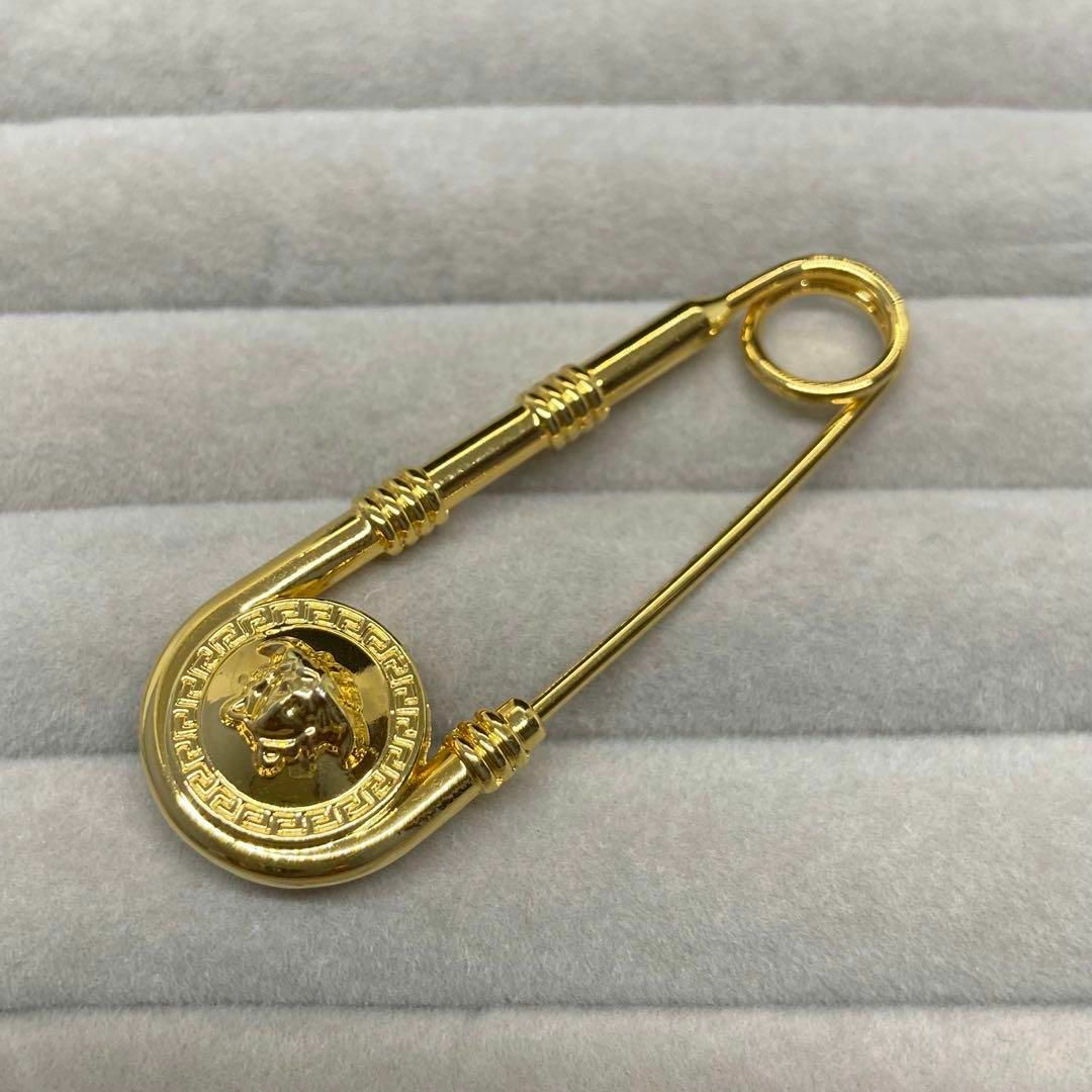 【極美品】 VERSACE ピン ブローチ メデューサ グレカ