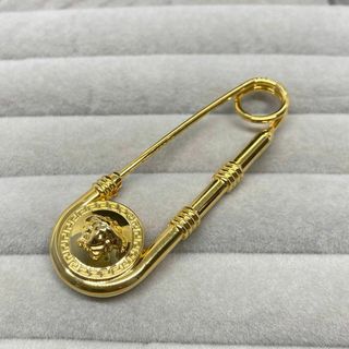【極美品】 VERSACE ピン ブローチ メデューサ グレカ