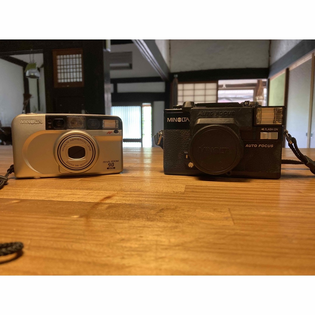 KONICA MINOLTA(コニカミノルタ)のMINOLTA HI-MATIC AF-DとRIVA ZOOM 90のセット スマホ/家電/カメラのカメラ(フィルムカメラ)の商品写真