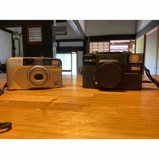 コニカミノルタ(KONICA MINOLTA)のMINOLTA HI-MATIC AF-DとRIVA ZOOM 90のセット(フィルムカメラ)