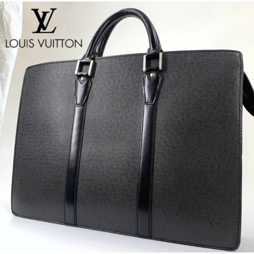 LOUIS VUITTON - 【極美品・希少】ルイヴィトン タイガ ポルトドキュ ...