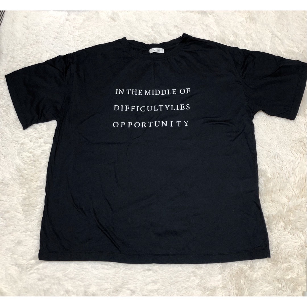 LOWRYS FARM(ローリーズファーム)のローリーズファーム　Tシャツ　薄手　半袖　シンプル レディースのトップス(Tシャツ(半袖/袖なし))の商品写真