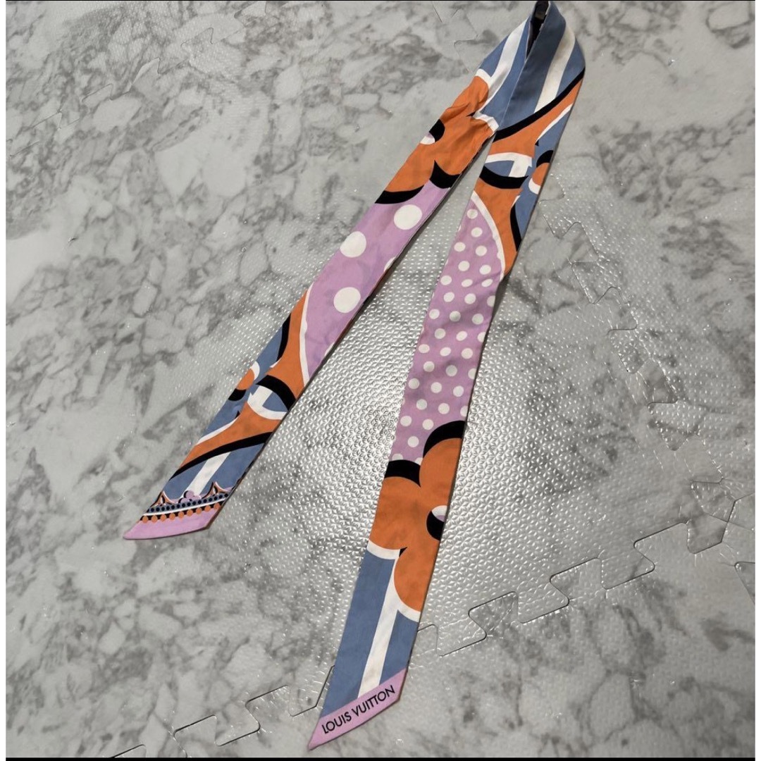LOUIS VUITTON(ルイヴィトン)のヴィトン　スカーフ レディースのファッション小物(バンダナ/スカーフ)の商品写真