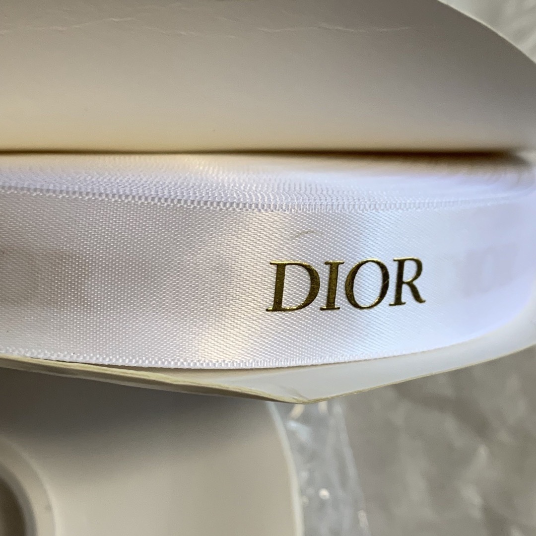 Dior(ディオール)のディオール サテンリボン ゴールド ラッピング 50m 1巻 2ロール 2cm幅 インテリア/住まい/日用品のオフィス用品(ラッピング/包装)の商品写真