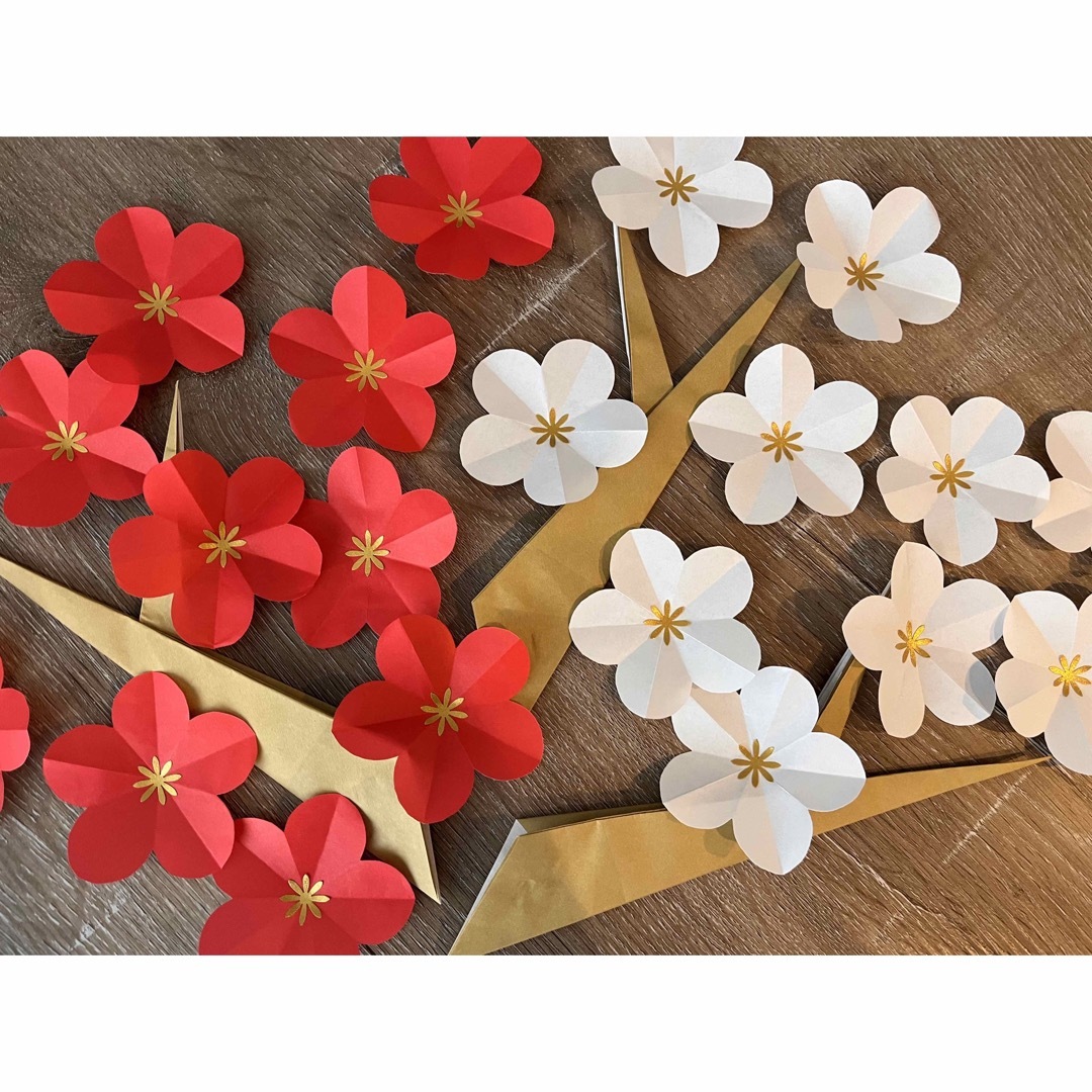 梅の花　枝　折り紙　ハンドメイド　壁面飾り　お正月　お祝い　七五三 ハンドメイドの素材/材料(型紙/パターン)の商品写真