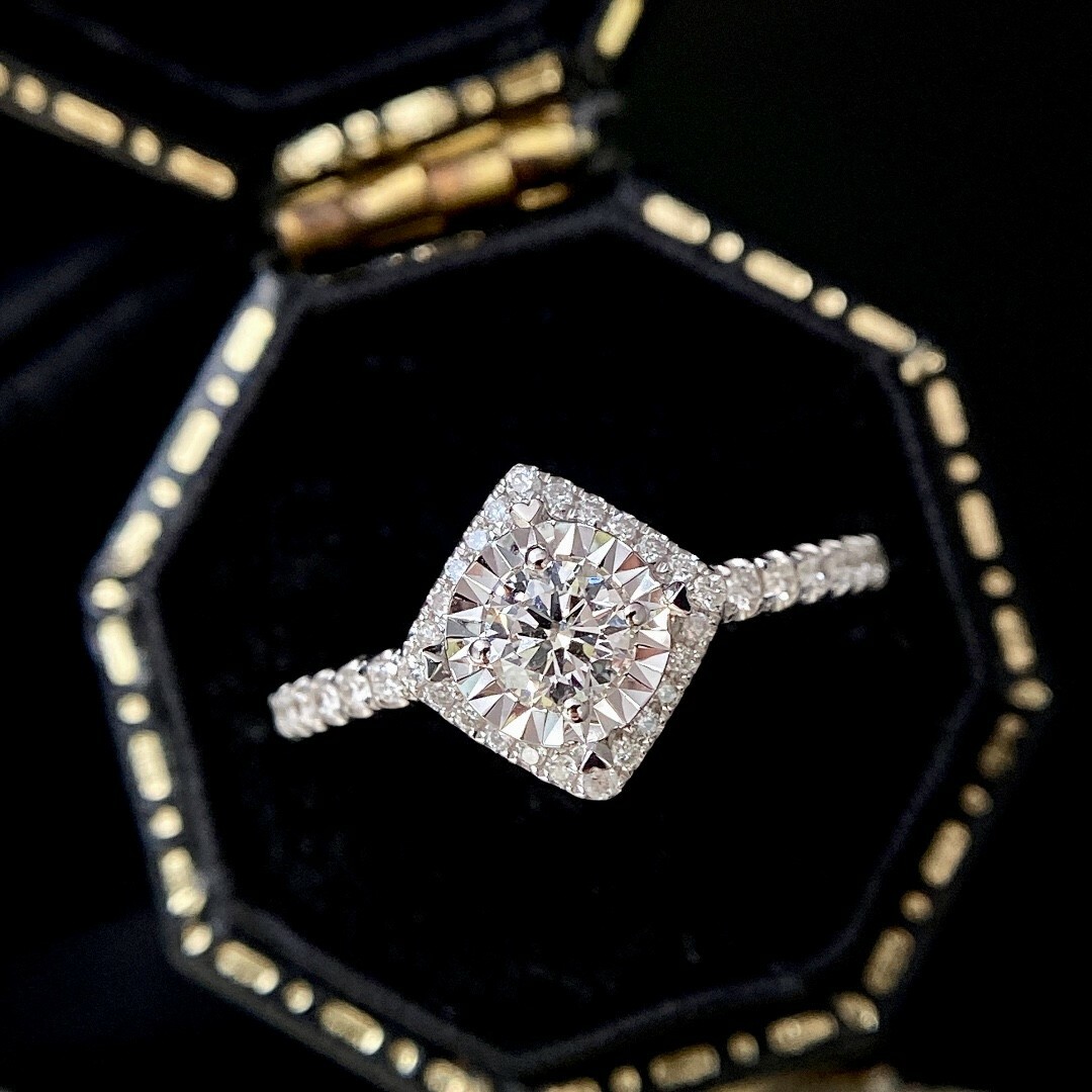 天然ダイヤモンドリングk18 レディースのアクセサリー(リング(指輪))の商品写真