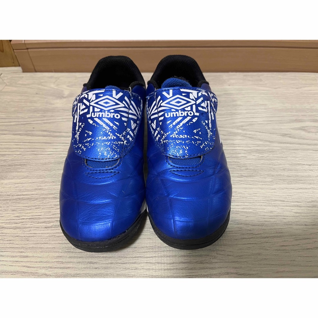 UMBRO(アンブロ)のアンブロ　サッカーシューズ　19センチ キッズ/ベビー/マタニティのキッズ靴/シューズ(15cm~)(スニーカー)の商品写真