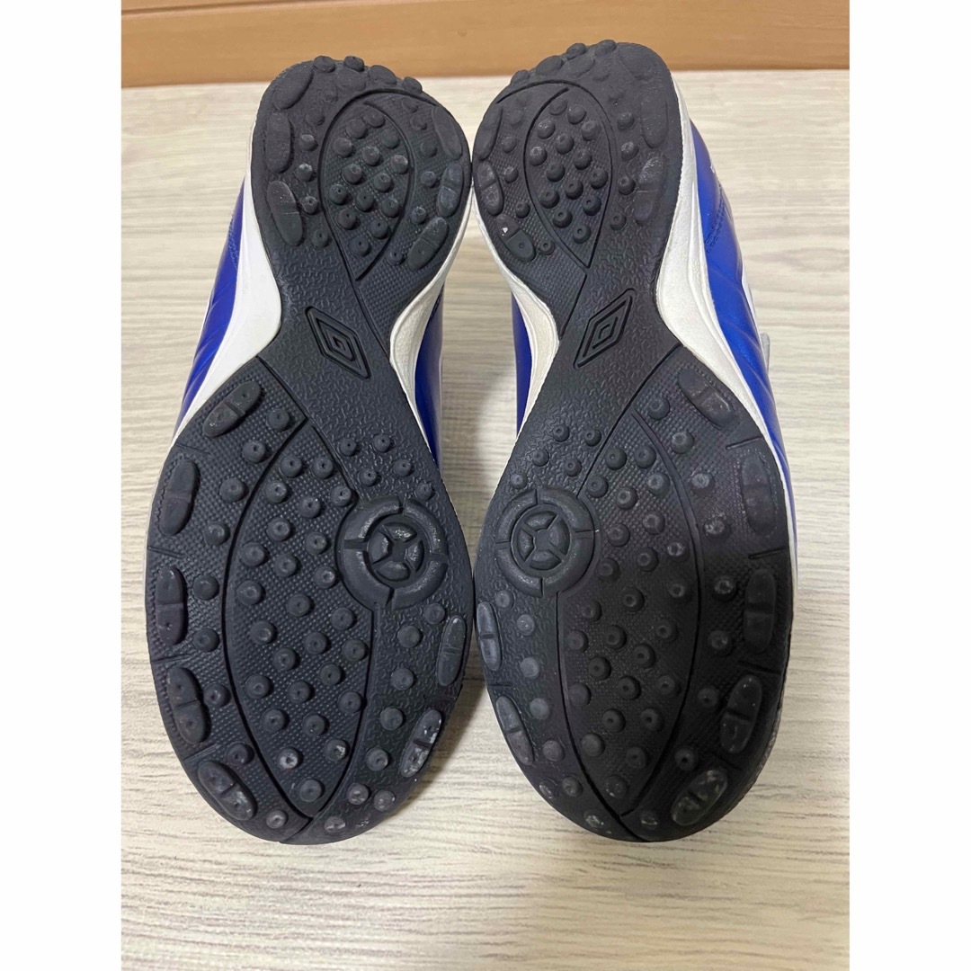 UMBRO(アンブロ)のアンブロ　サッカーシューズ　19センチ キッズ/ベビー/マタニティのキッズ靴/シューズ(15cm~)(スニーカー)の商品写真