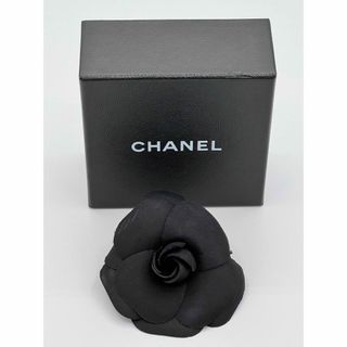 CHANEL  カメリアプローチ