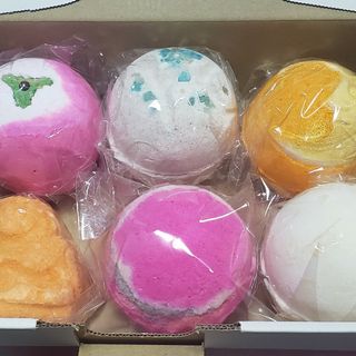 新品LUSHバスボム12個 総額11400円