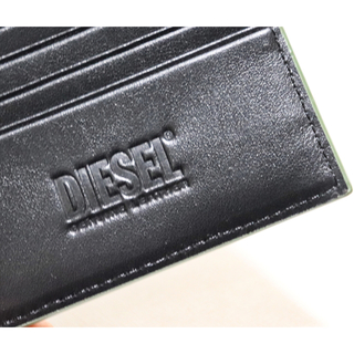 DIESEL - 《ディーゼル》新品 ビッグロゴ エンボスレザー 2つ折り財布