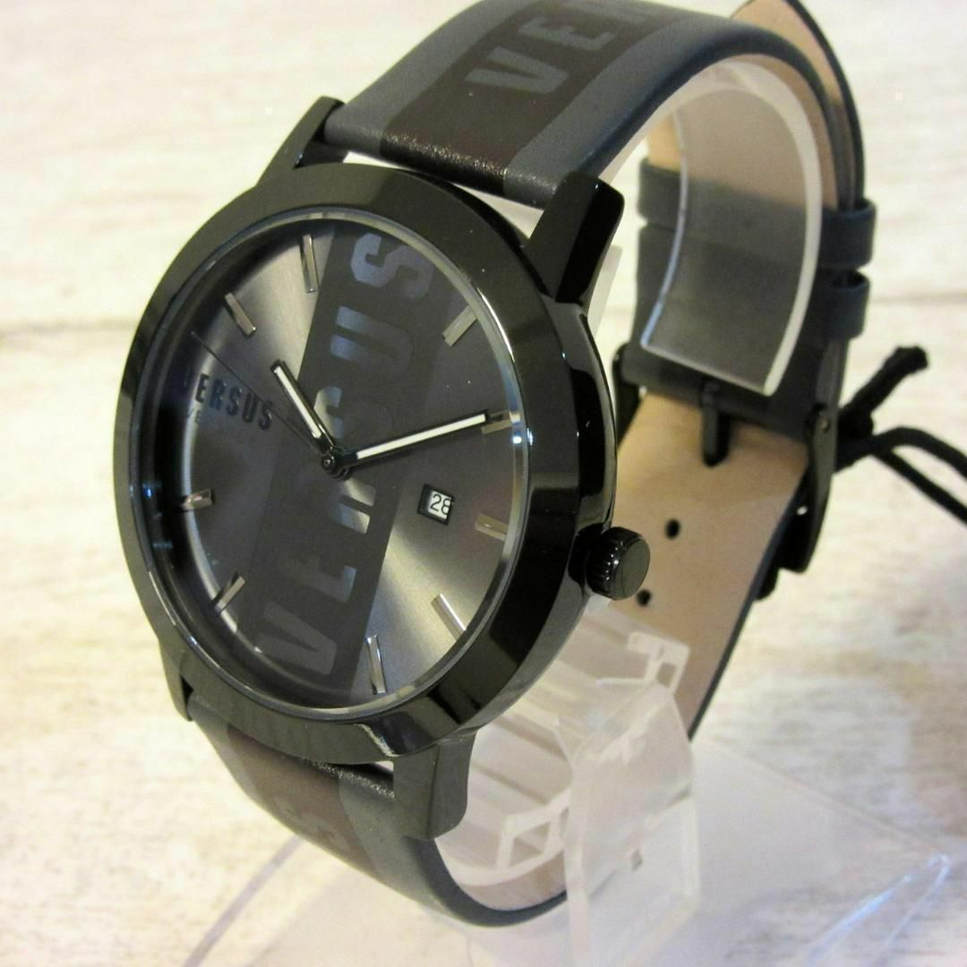 新品 VERSUS VERSACE ロゴウォッチ 腕時計 ロゴドン 黒 グレー 1
