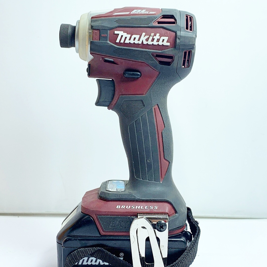 ♭♭MAKITA マキタ 充電式インパクトドライバ　18V　充電器1個、バッテリー1個（充電回数2回）付 TD172D レッド