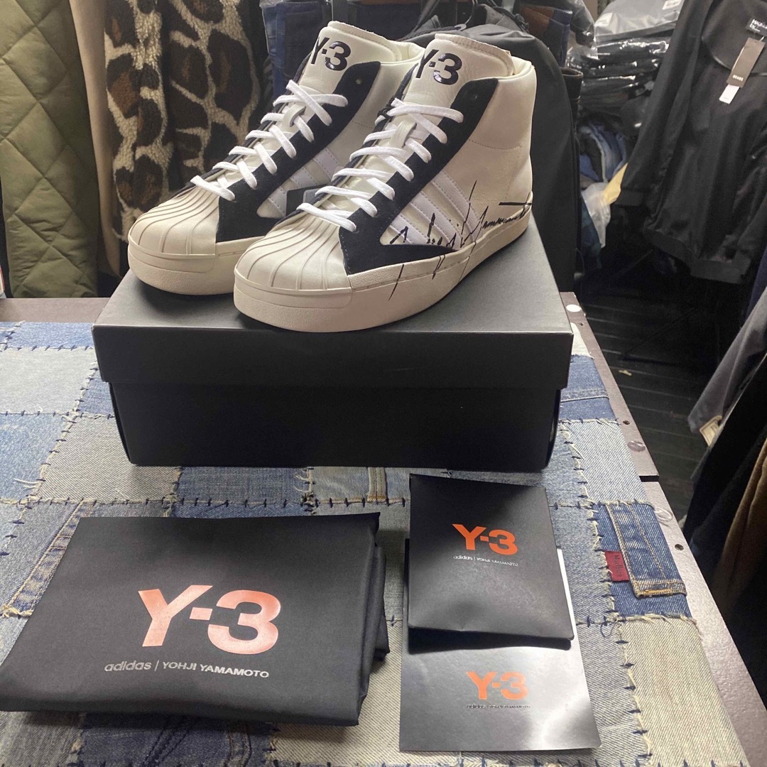 Y-3(ワイスリー)の【新品】Y-3 YOHJI PRO スニーカー 26.5cm メンズの靴/シューズ(スニーカー)の商品写真