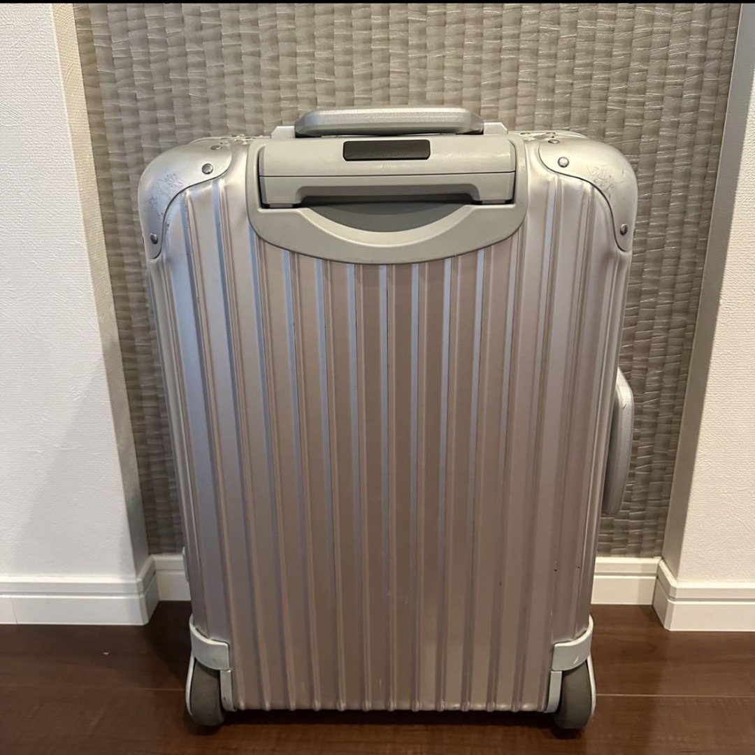 RIMOWA(リモワ)の☆最終値下☆RIMOWA リモワ トパーズ 2輪 スーツケース 32l インテリア/住まい/日用品の日用品/生活雑貨/旅行(旅行用品)の商品写真