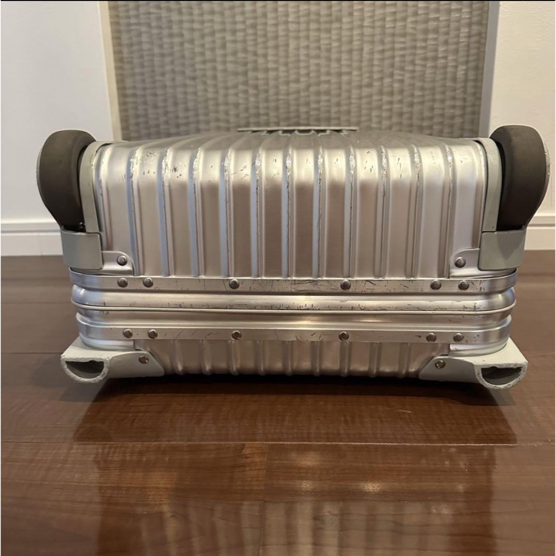 RIMOWA(リモワ)の☆最終値下☆RIMOWA リモワ トパーズ 2輪 スーツケース 32l インテリア/住まい/日用品の日用品/生活雑貨/旅行(旅行用品)の商品写真