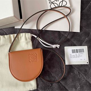 LOEWE - ロエベ ヒールポーチミニタン ネックウォレットの通販 by ...