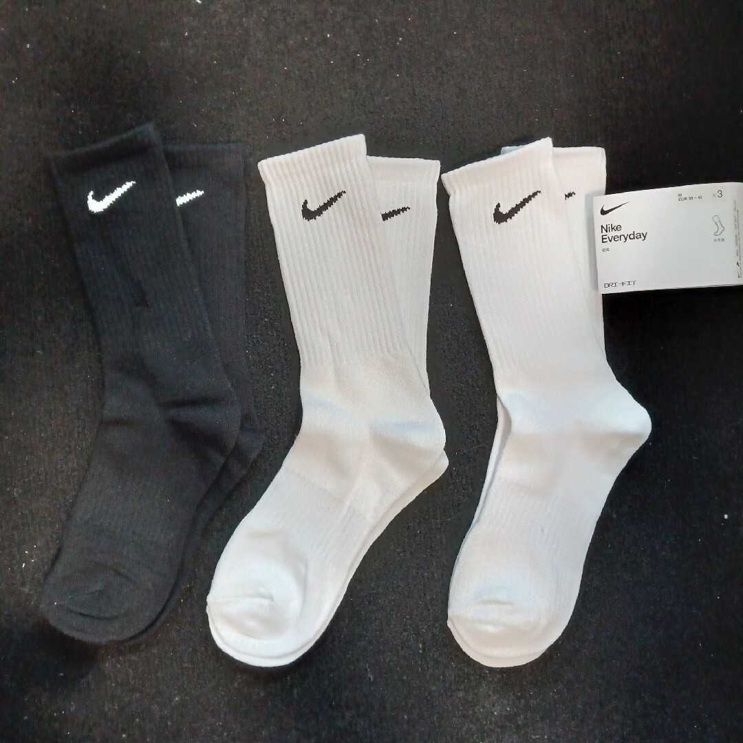 NIKE(ナイキ)のNIKE SOCKS ナイキ ソックス 3足 レディースのレッグウェア(ソックス)の商品写真