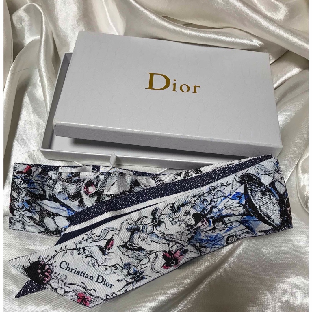 早い勝ちChristian Dior クリスチャンディオール　ミッツアスカーフのサムネイル