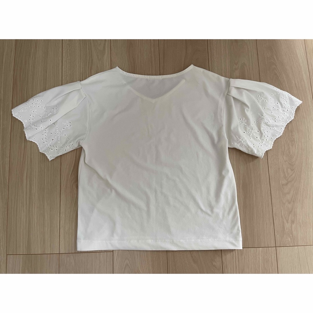 GU(ジーユー)のGU 白 レース Tシャツ レディースのトップス(Tシャツ(半袖/袖なし))の商品写真