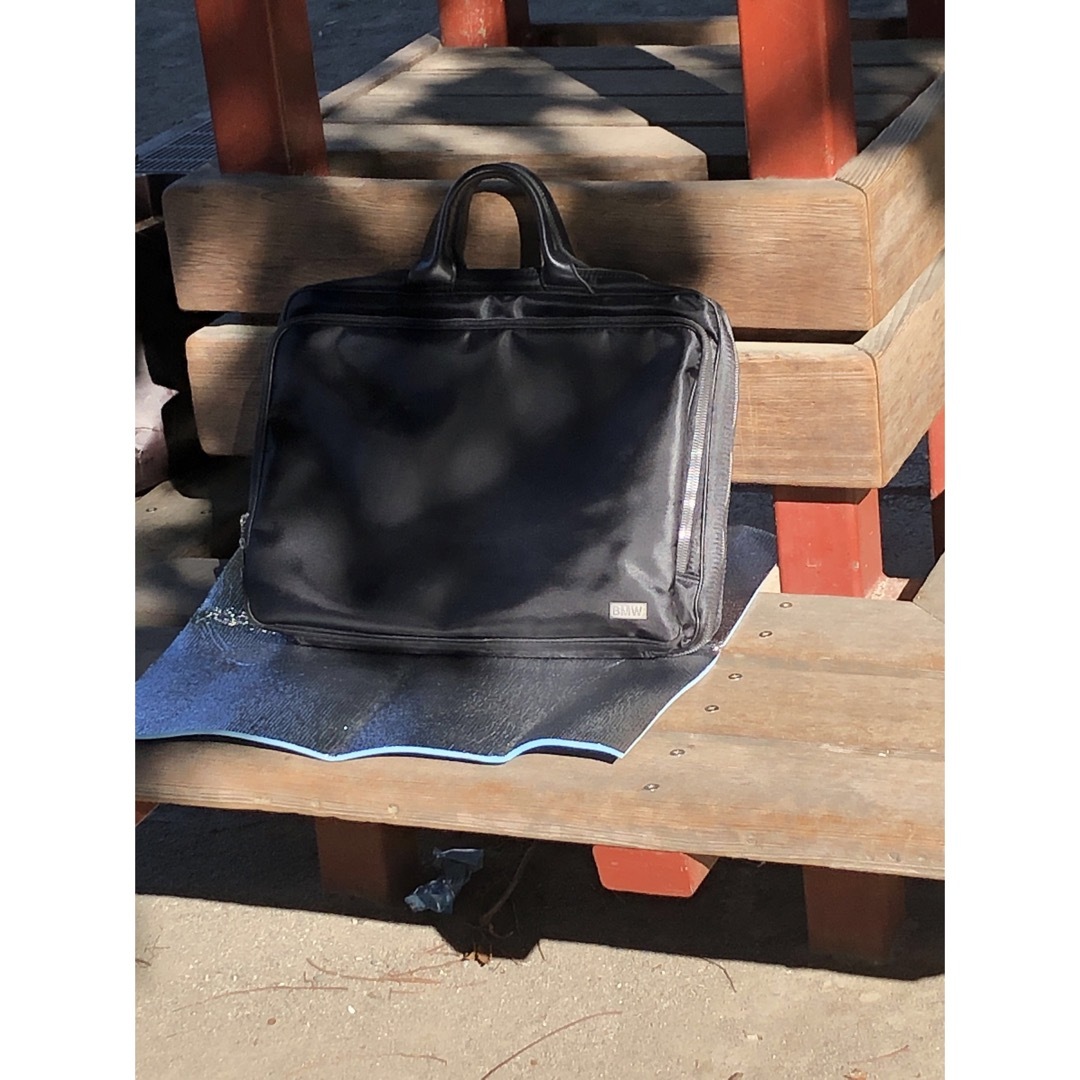 BMWロゴ付き手持ちカバン レディースのバッグ(ハンドバッグ)の商品写真