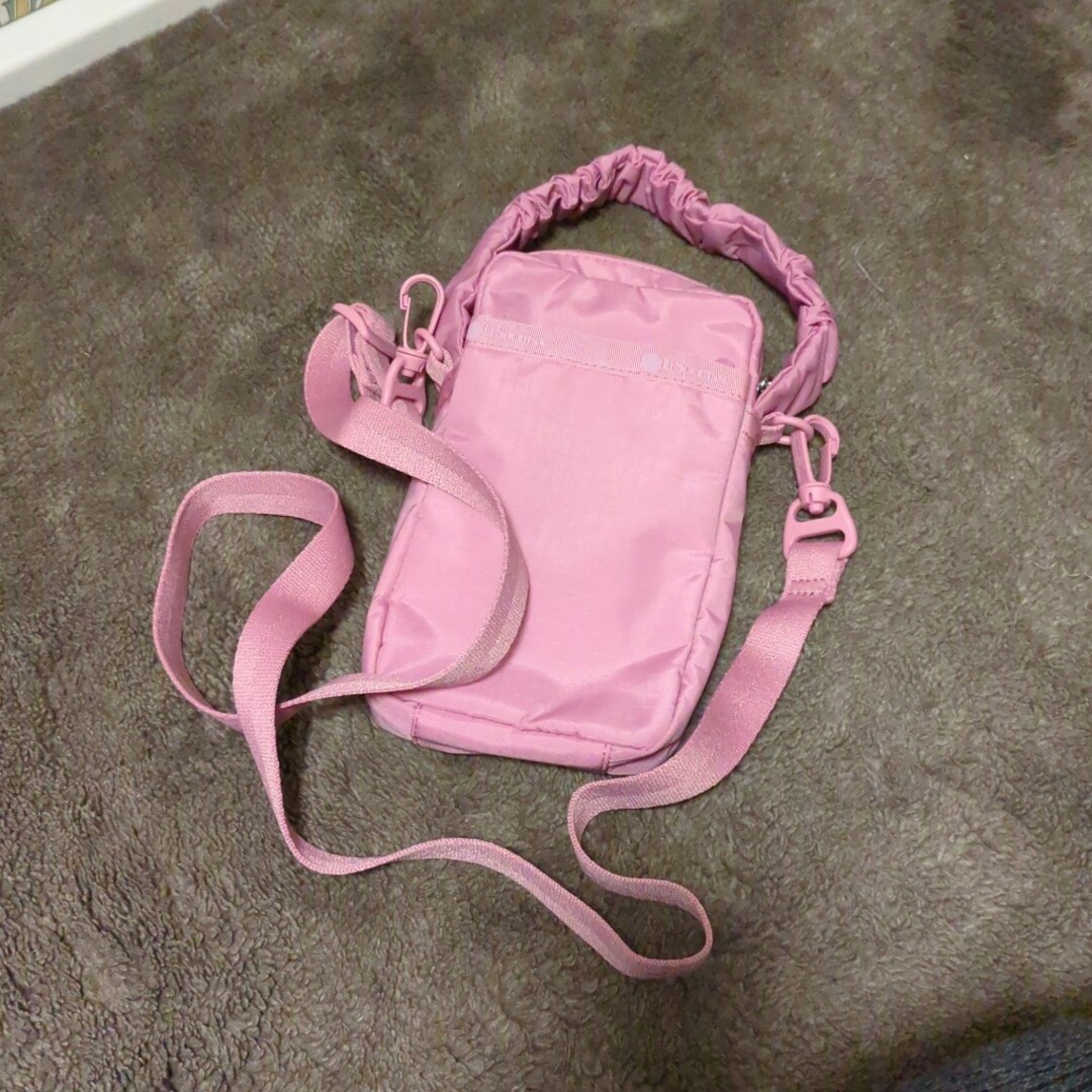 LeSportsac(レスポートサック)のレスポートサック　スマホショルダー レディースのバッグ(ショルダーバッグ)の商品写真