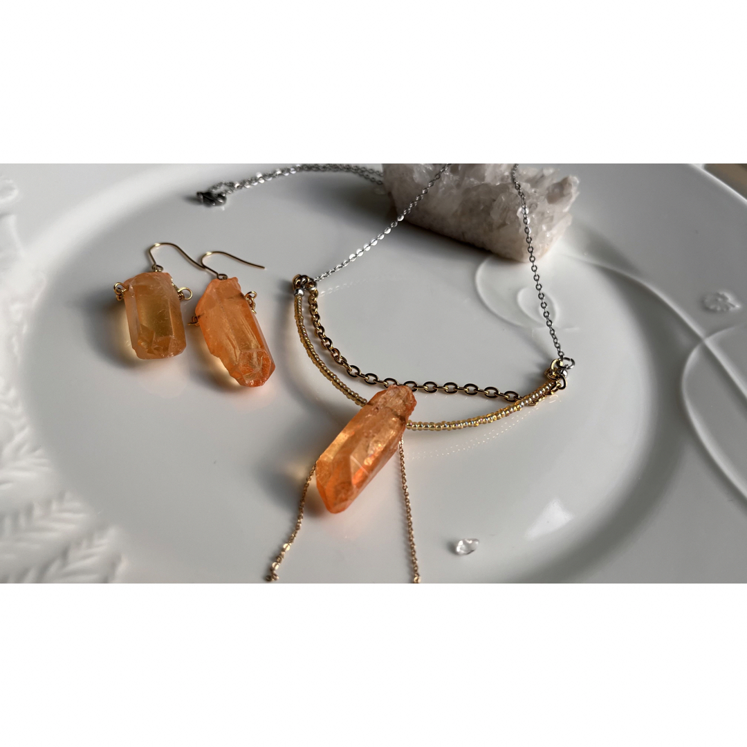 オレンジカラー水晶♡ロングネックレス♡コンビカラー ハンドメイドのアクセサリー(ネックレス)の商品写真