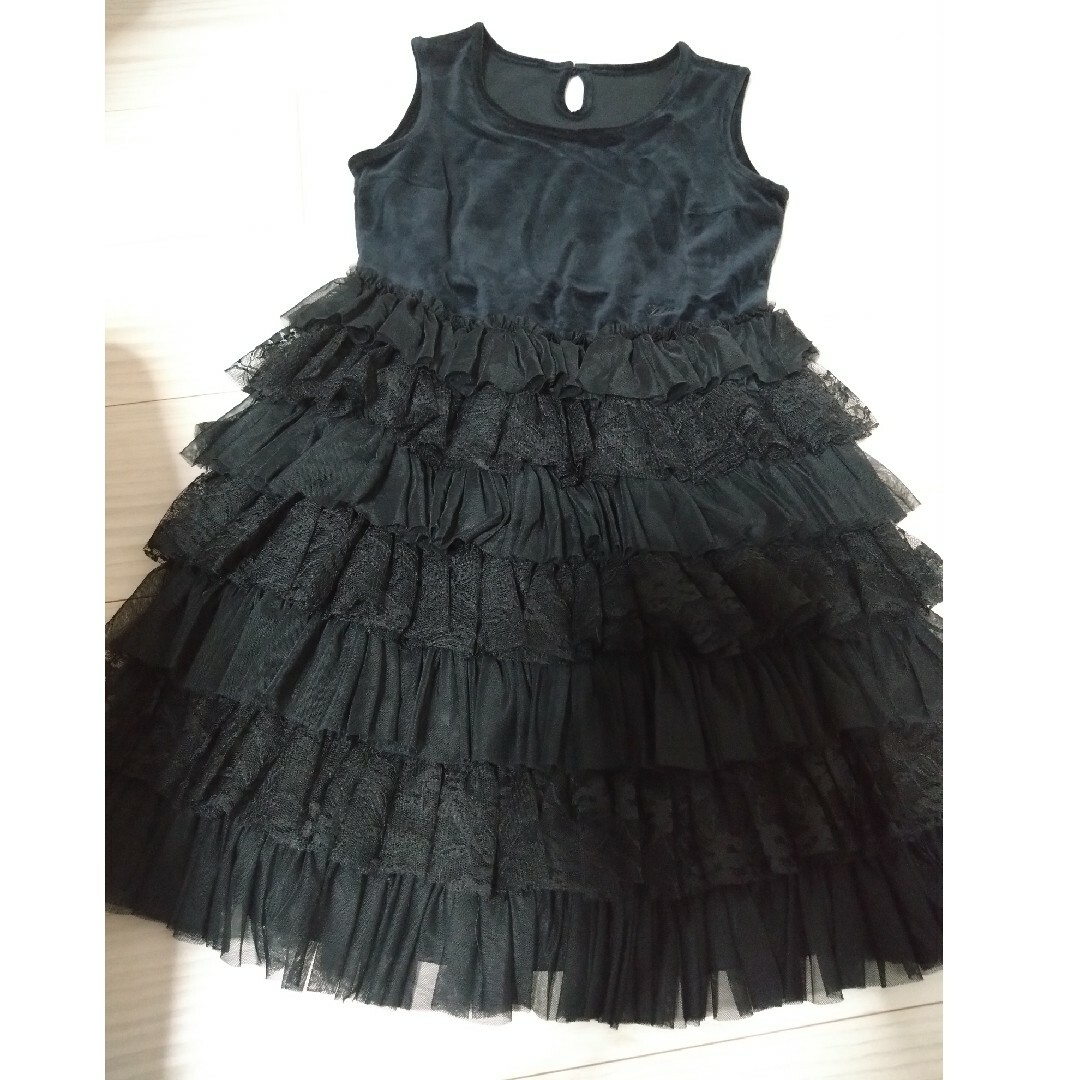 TOCCA(トッカ)のトッカ　140 ベロア　黒　ワンピース　ドレス　美品 キッズ/ベビー/マタニティのキッズ服女の子用(90cm~)(ドレス/フォーマル)の商品写真