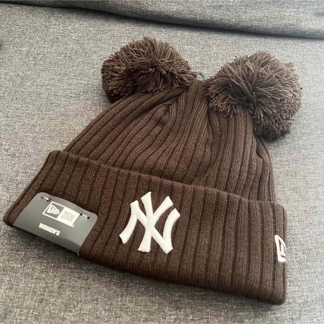 NEW ERA(ニューエラー)のニューエラ NY ニット帽 ビーニー ポンポン レディース チョコ キャップ レディースの帽子(ニット帽/ビーニー)の商品写真