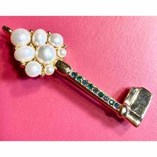 NINA RICCI(ブローチ/コサージュ)のフリマアイテム一覧 NINA RICCI(ブローチ/コサージュ)のフリマアイテム一覧