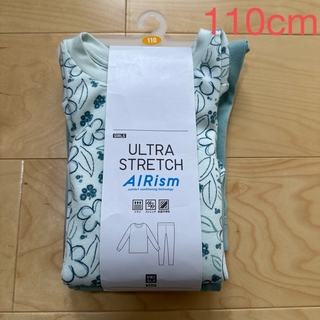 ユニクロ(UNIQLO)のUNIQLO エアリズムウルトラストレッチセットパジャマ　110cm 新品未使用(パジャマ)