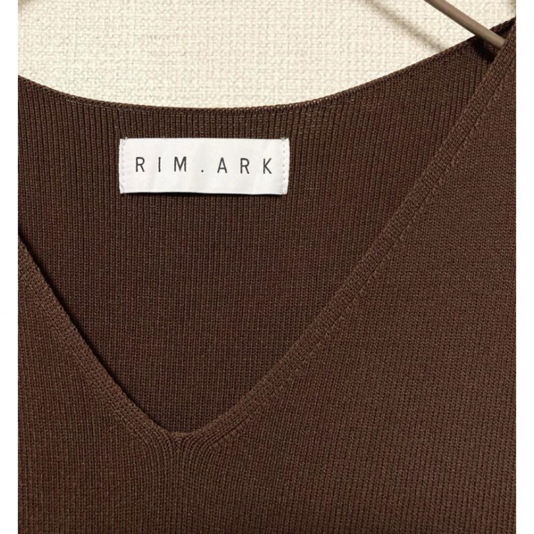 RIM.ARK(リムアーク)の極美品■RIM.ARK　ニットセットアップ　Vネックセーター+パンツ　2枚セット レディースのレディース その他(セット/コーデ)の商品写真